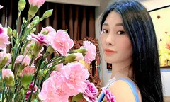 Em bên hoa